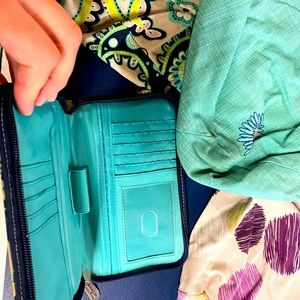 Lot of 31 purse and additional covers and a 31 wallet as well